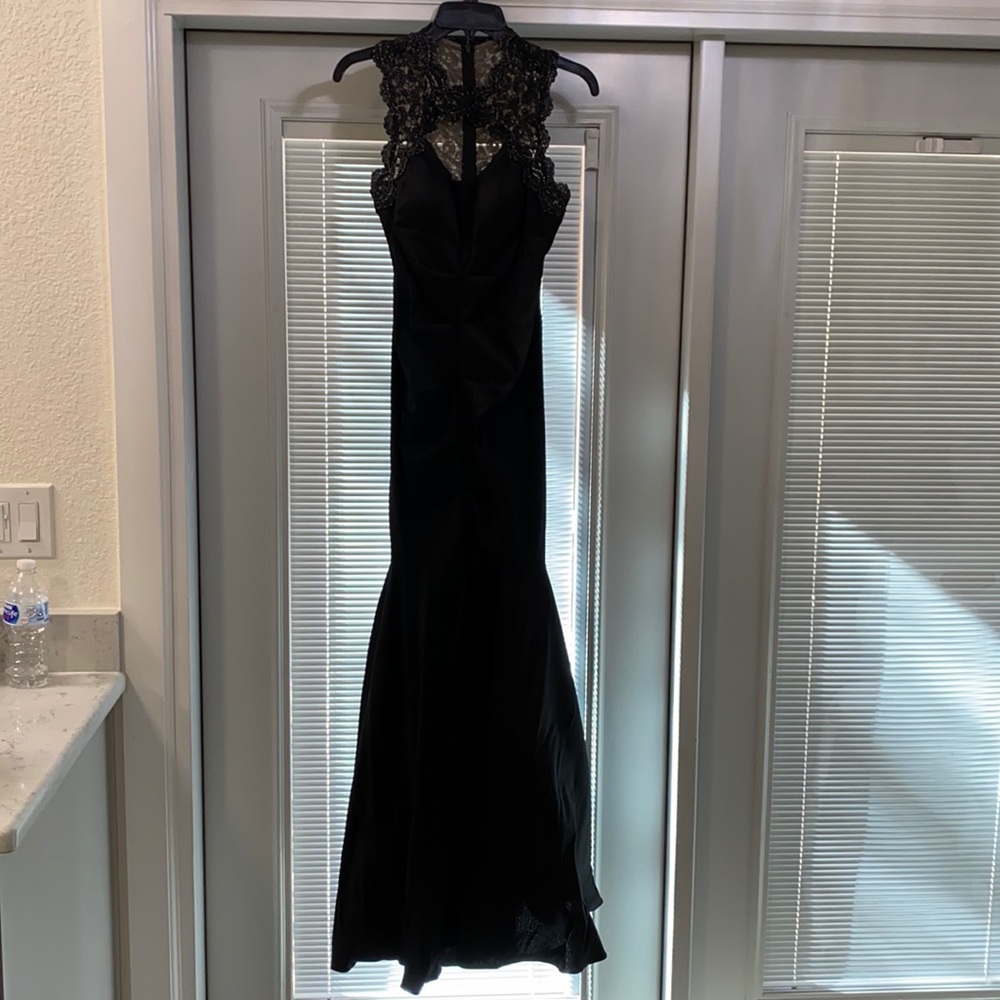 Formal mermaid gown with lace